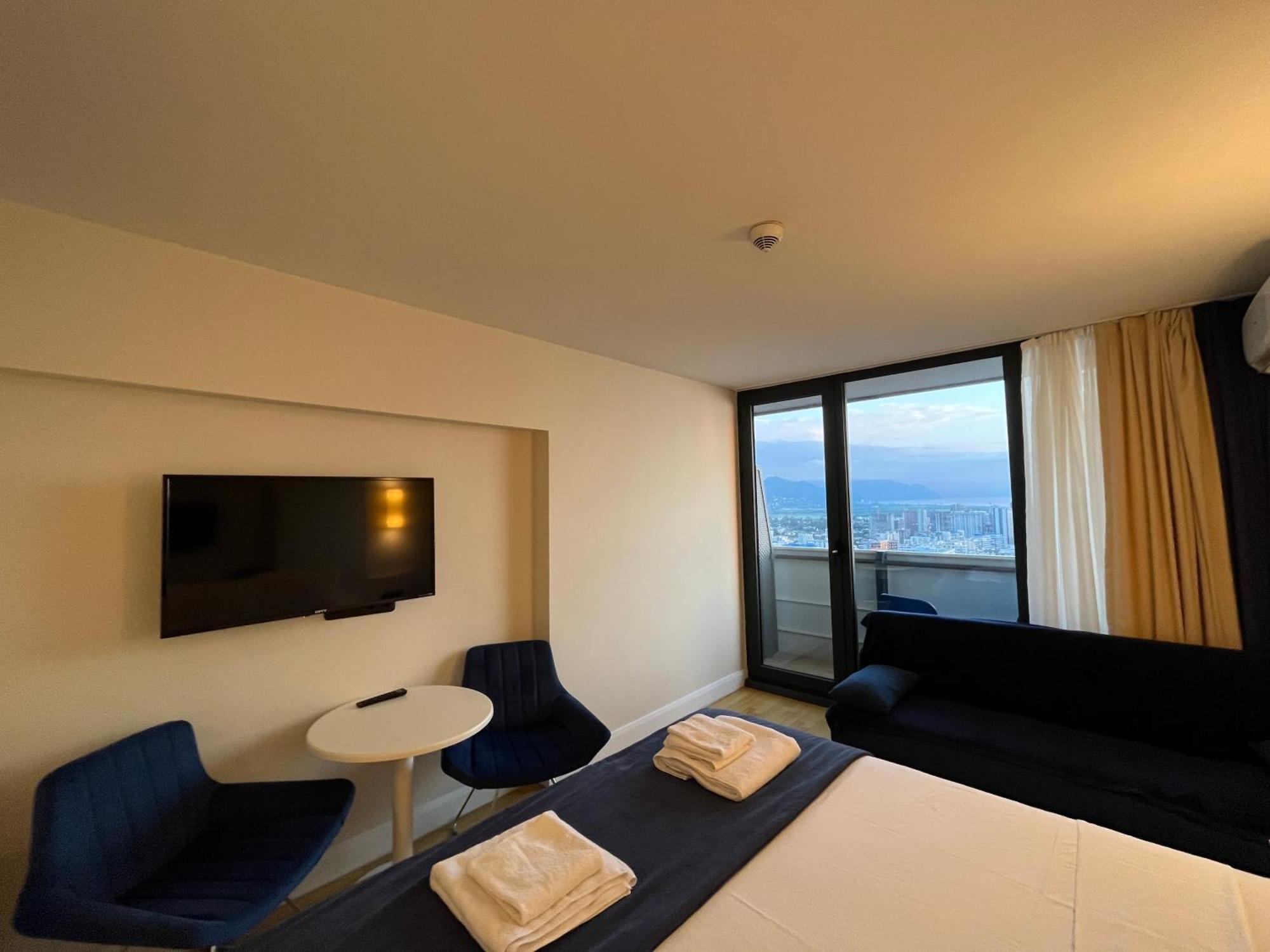 Orbi City Sun Tower 43 Floor Batumi Eksteriør billede