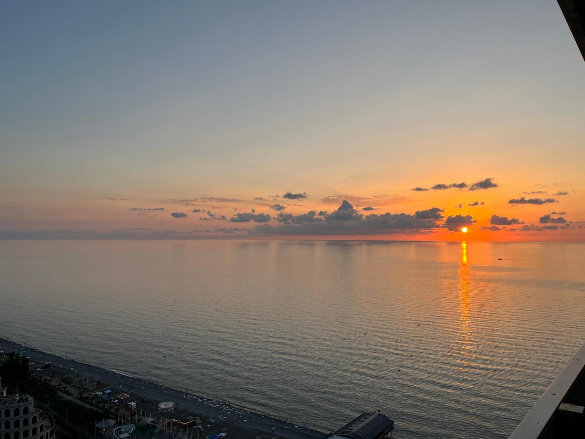 Orbi City Sun Tower 43 Floor Batumi Eksteriør billede